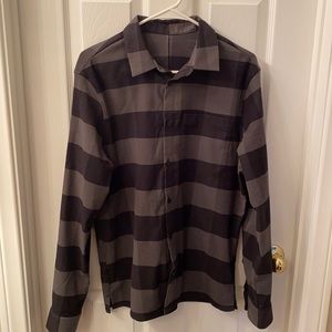 Lululemon masons peak flannel size medium